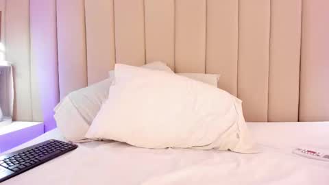 EVI  online show from March 25, 4:25 pm