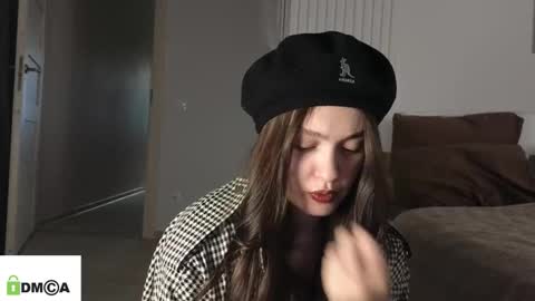 evi_woow online show from March 13, 6:00 pm