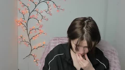 Evie online show from January 17, 12:36 pm