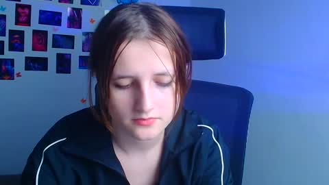 Evie online show from November 23, 6:39 pm