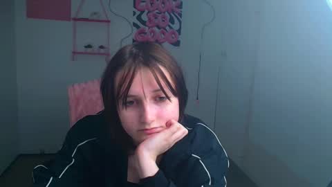 Evie online show from March 6, 10:31 pm