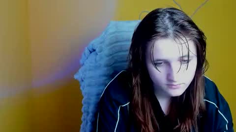 Evie online show from November 11, 12:18 pm