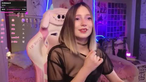 Evie online show from December 1, 10:08 pm