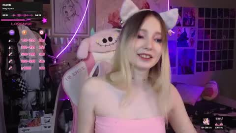 Evie online show from March 6, 8:16 pm