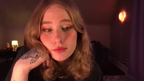 Evie3 online show from December 18, 6:21 am