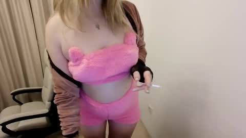 alesia online show from March 5, 5:08 pm