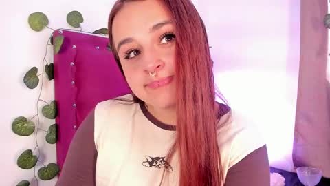 Snapshot of evy_orange1 chatting on January 20, 3:28 pm EVY online show from January 20, 3:28 pm