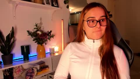 EVY online show from March 12, 3:32 am