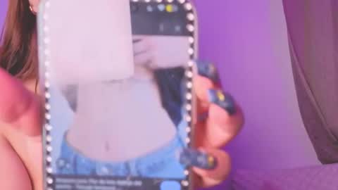 Snapshot of evy_orange1 chatting on October 10, 1:33 am EVY online show from October 10, 1:33 am