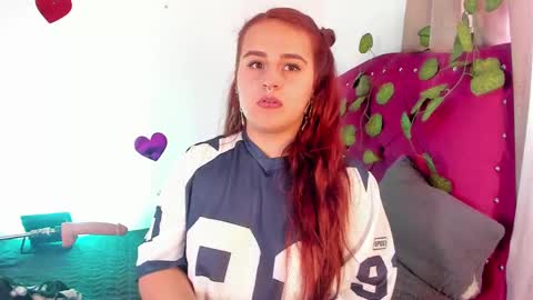 Snapshot of evy_orange1 chatting on February 25, 7:16 pm EVY online show from February 25, 7:16 pm