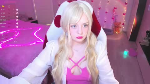 Snapshot of exhoneyangel chatting on March 5, 8:00 am  Amy  online show from March 5, 8:00 am