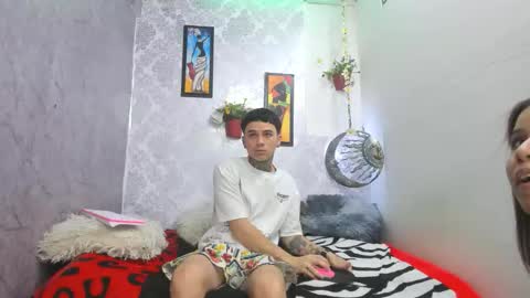 exotichot_couple online show from November 15, 12:01 am