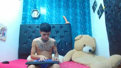 Snapshot of exotichot_couple chatting on March 5, 7:06 pm exotichot_couple online show from March 5, 7:06 pm