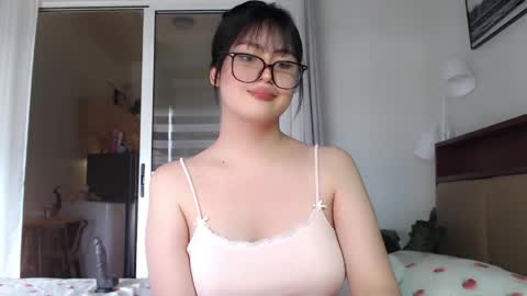 Candy  online show from April 5, 2:52 am