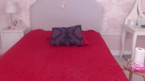Snapshot of experiencedalana chatting on October 17, 10:47 pm Alana online show from October 17, 10:47 pm
