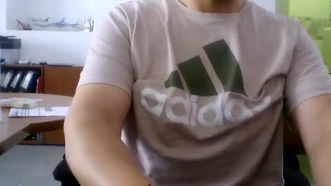 derssing online show from April 24, 10:39 am