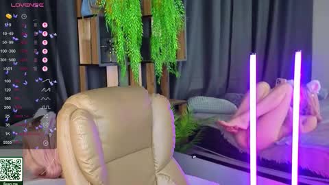 Snapshot of exxxcore_ chatting on October 24, 11:44 am exxxcore_ online show from October 24, 11:44 am