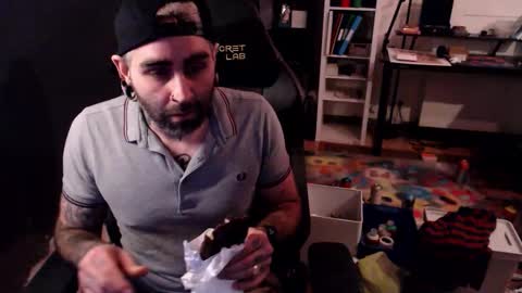 Eytab online show from October 31, 8:42 pm