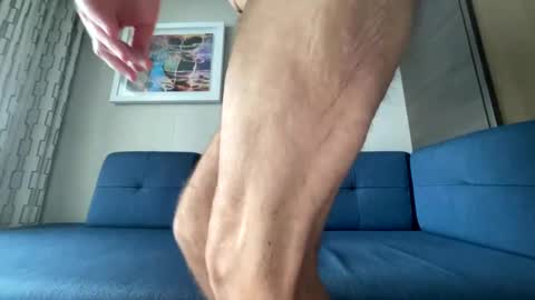 Snapshot of falconcam chatting on February 10, 3:24 am falconcam online show from February 10, 3:24 am