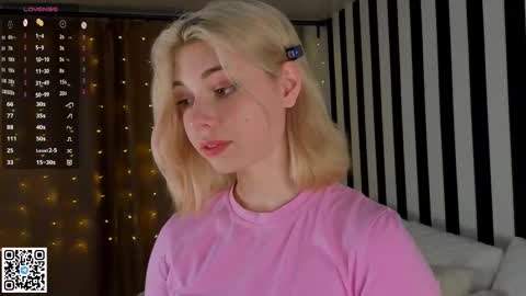 Emilia online show from December 18, 4:19 am