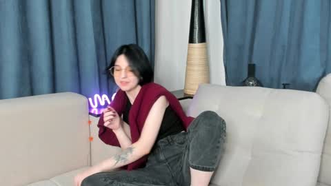 Mia online show from December 12, 10:34 am