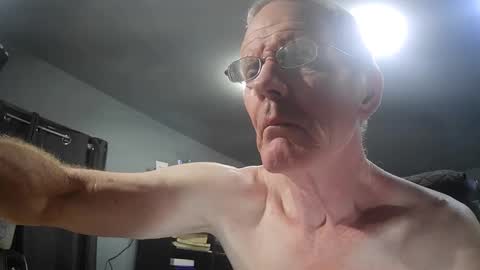 fantasyresort online show from April 29, 3:11 am