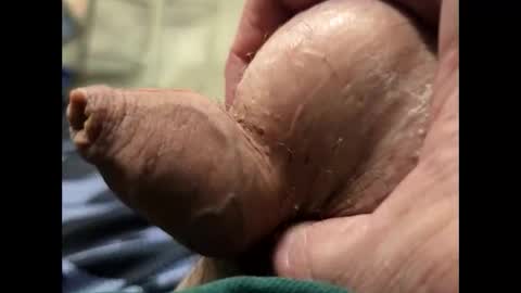 Snapshot of fartinmymouthplz chatting on October 1, 2:32 am fartinmymouthplz online show from October 1, 2:32 am