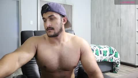 fatherfly001 online show from April 5, 11:24 pm