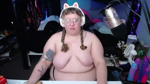 FatVeronica online show from March 3, 8:00 pm