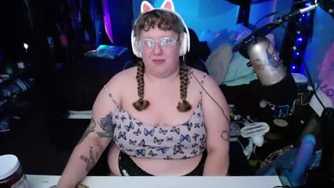 FatVeronica online show from February 6, 9:43 am