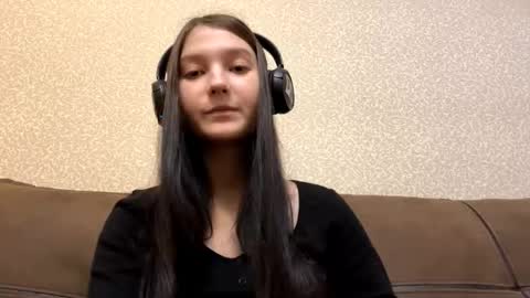 Aurora 18yo online show from December 5, 8:24 am