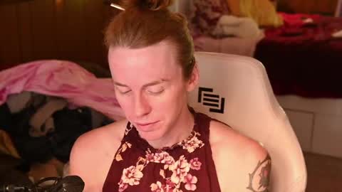 Faye Holloway online show from May 1, 10:04 pm