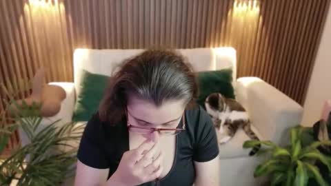 Feelena online show from November 5, 7:16 pm