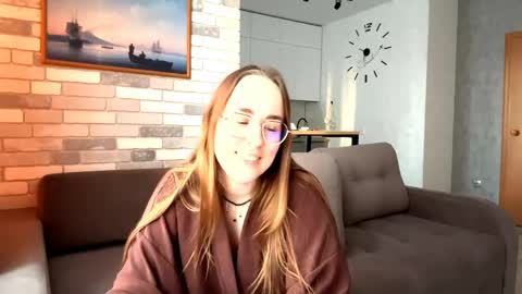 Mary online show from April 1, 1:41 pm