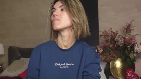 FeliciaKrige online show from March 3, 9:44 pm