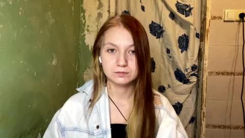 Lola online show from April 26, 8:39 pm