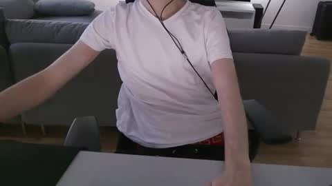 felixsagg online show from June 22, 7:38 am