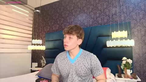 Femboy Max online show from January 18, 12:25 pm