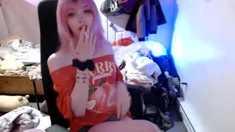 fempue online show from March 30, 7:19 am