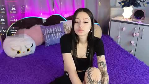 Fenilea online show from December 3, 6:03 am