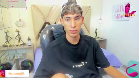 FER PHOENIX online show from November 3, 3:29 am