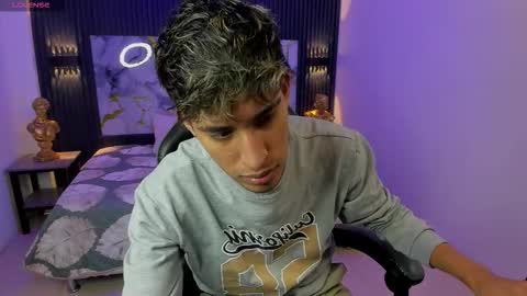 FER PHOENIX online show from March 28, 3:19 am