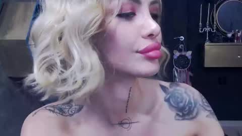 Sarah online show from December 2, 7:55 pm