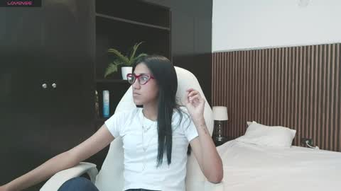 Freyja  online show from April 4, 6:26 pm