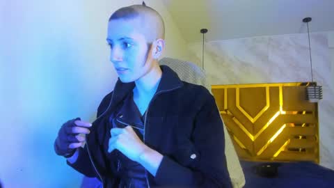   online show from April 3, 7:21 pm