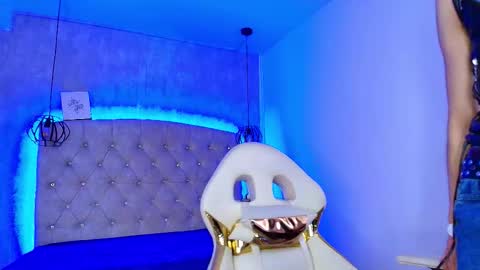   online show from October 17, 12:09 pm