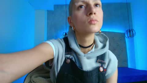   online show from September 24, 11:39 am