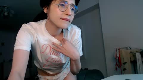 filliana online show from April 15, 10:21 pm