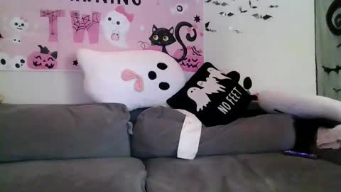 Snapshot of filthymilfndaddy chatting on October 18, 5:00 am MilfnDaddy online show from October 18, 5:00 am