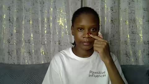 fine_queen12 online show from March 22, 12:31 pm